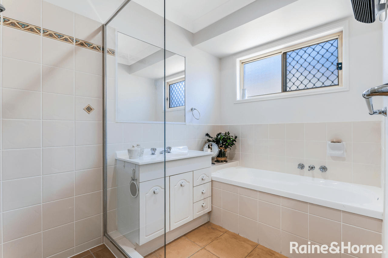 25 Mowbray Court, KALLANGUR, QLD 4503