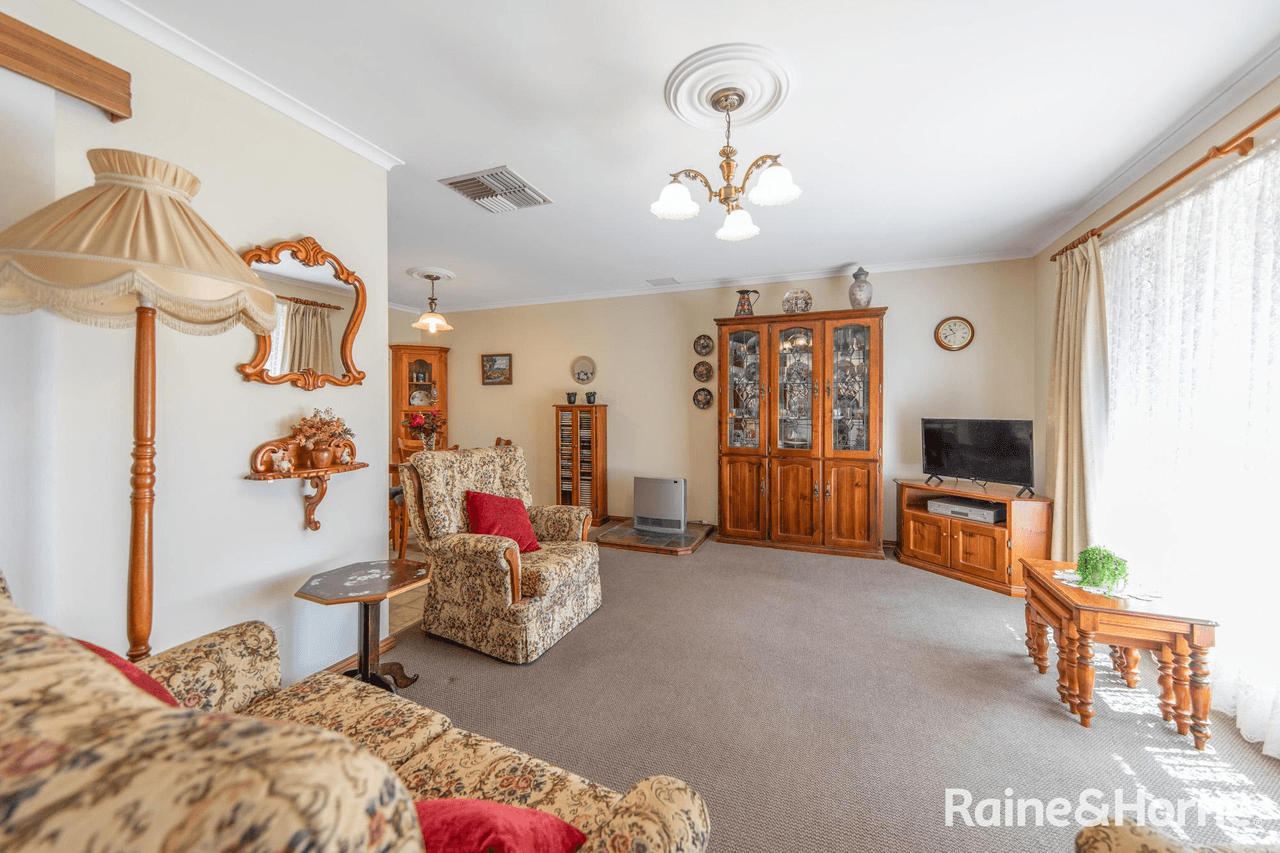 16 Macdonald Road, CHRISTIE DOWNS, SA 5164