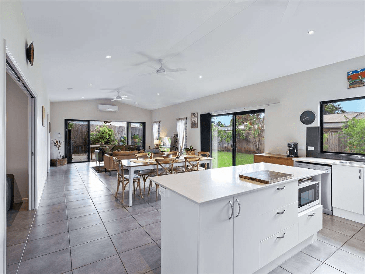 26 Perseverance St, Redlynch, QLD 4870