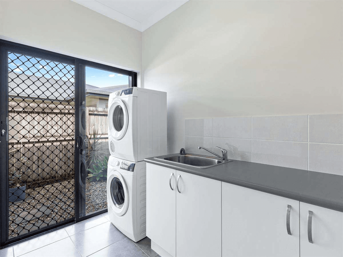 26 Perseverance St, Redlynch, QLD 4870