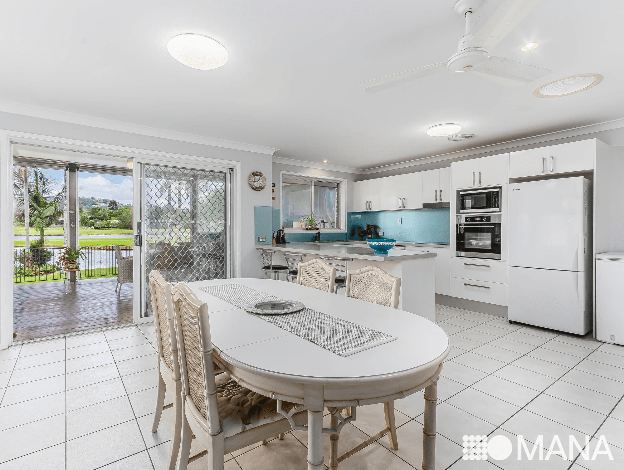 30 Balemo Drive, OCEAN SHORES, NSW 2483