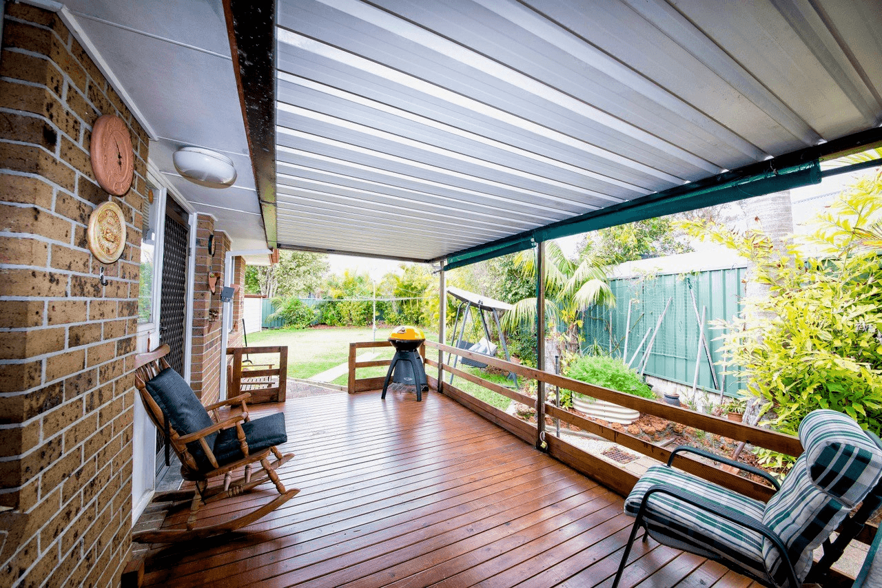 11 Byarong Avenue, POINT CLARE, NSW 2250