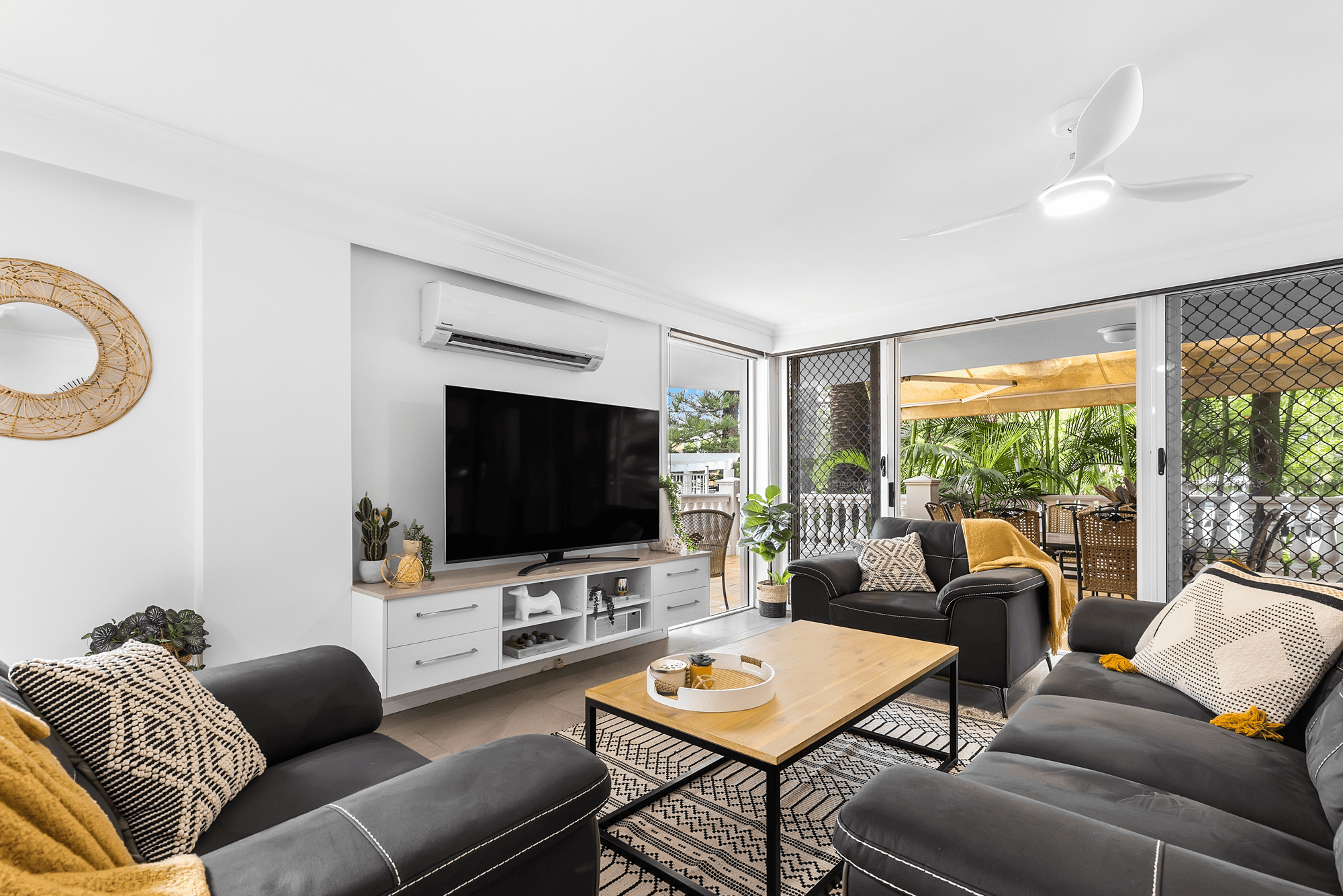 13/122-130 Old Burleigh Road, BROADBEACH, QLD 4218