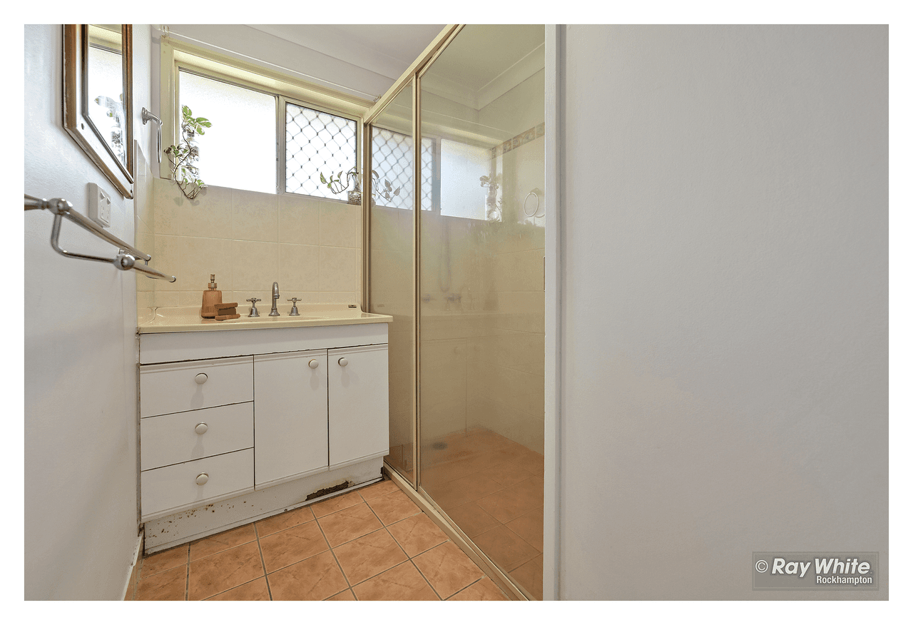 17 Thomas Street, NORMAN GARDENS, QLD 4701