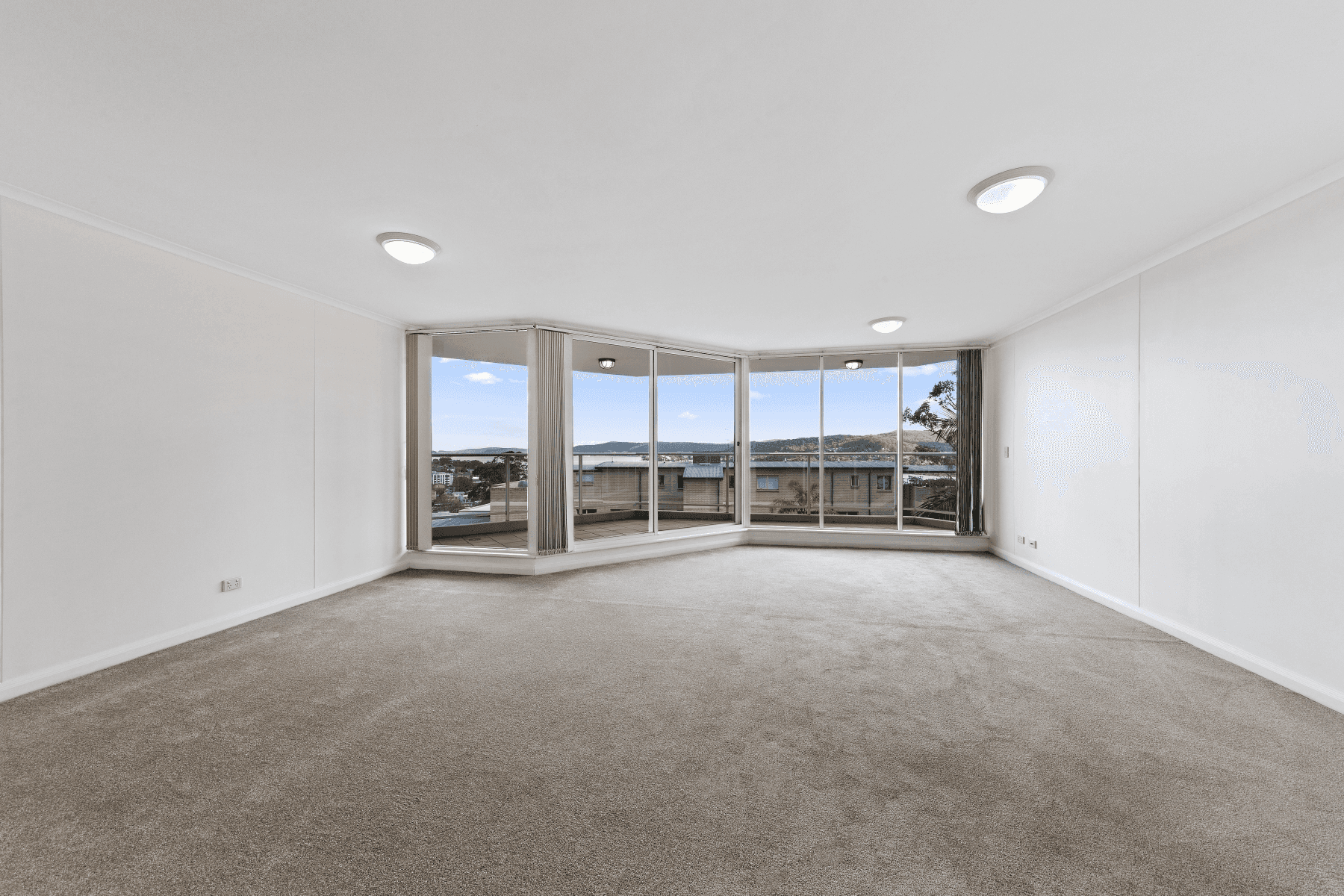 Unit 407/97-99 John Whiteway Dr, Gosford, NSW 2250