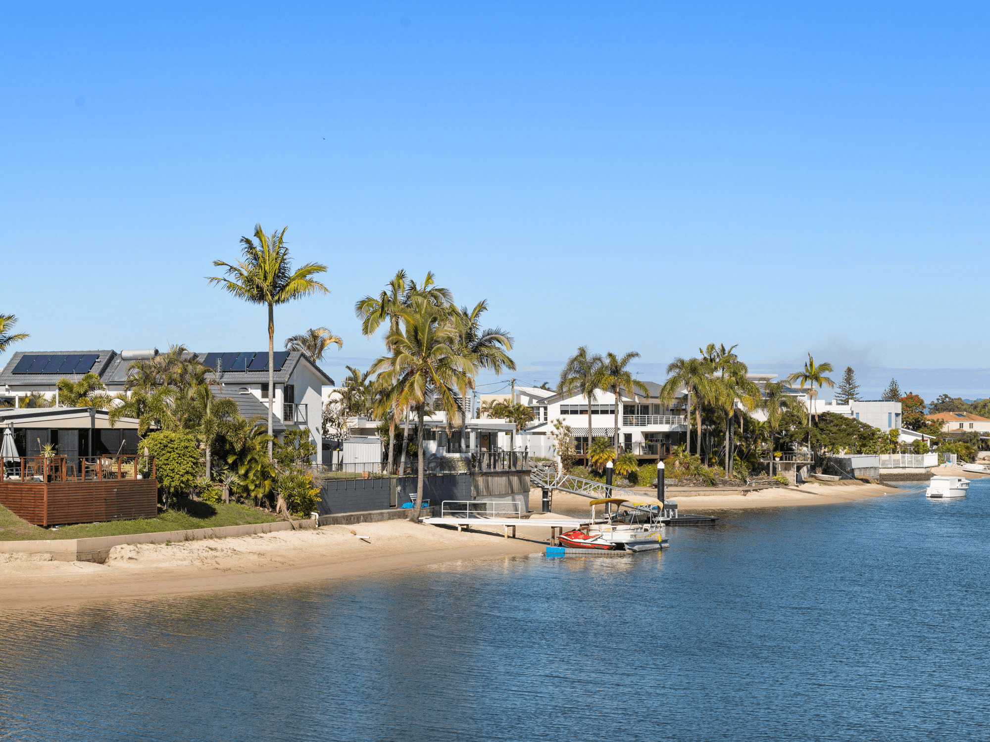 17 Bahia Court, BROADBEACH WATERS, QLD 4218