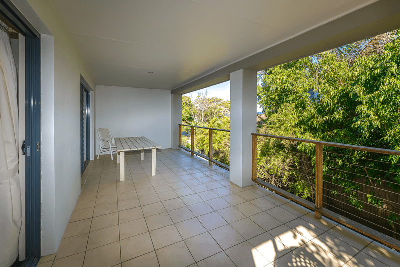 2/76 Falconer Street, SOUTHPORT, QLD 4215