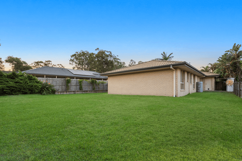 10 Queens Court, FOREST LAKE, QLD 4078