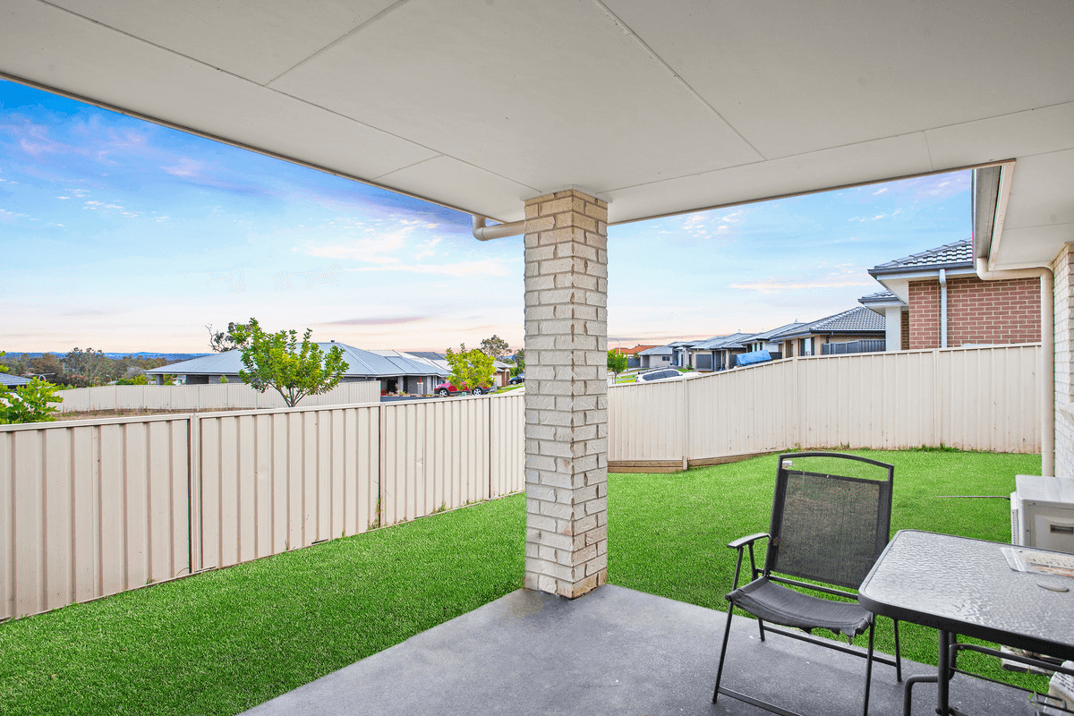 130 Colorado Drive, Blue Haven, NSW 2262