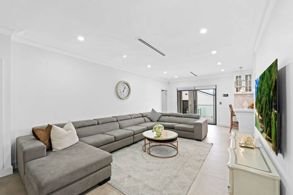 13 Robertson Street, MERRYLANDS, NSW 2160