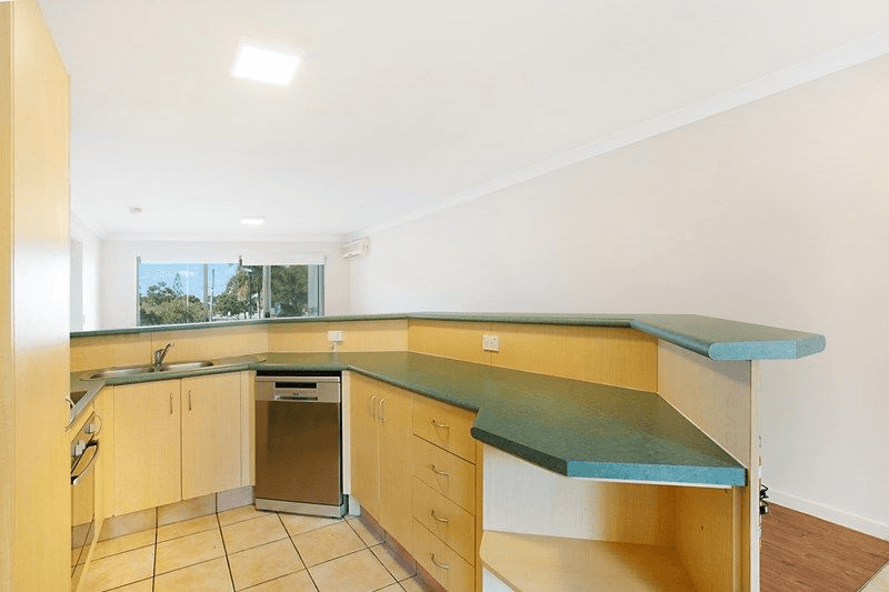 60/150 Marine Parade, SOUTHPORT, QLD 4215