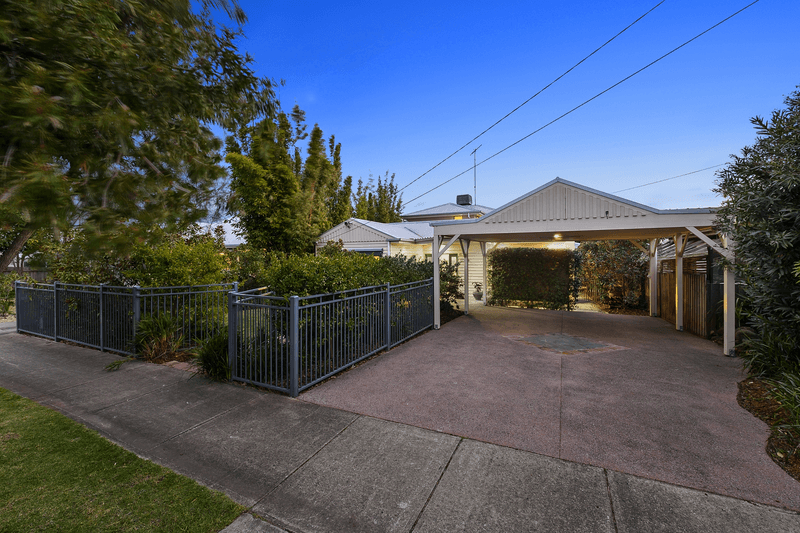 48 CLARKE AVENUE, BELMONT, VIC 3216