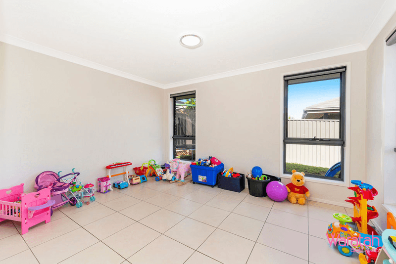 4 Flagship Ridge, Jordan Springs, NSW 2747