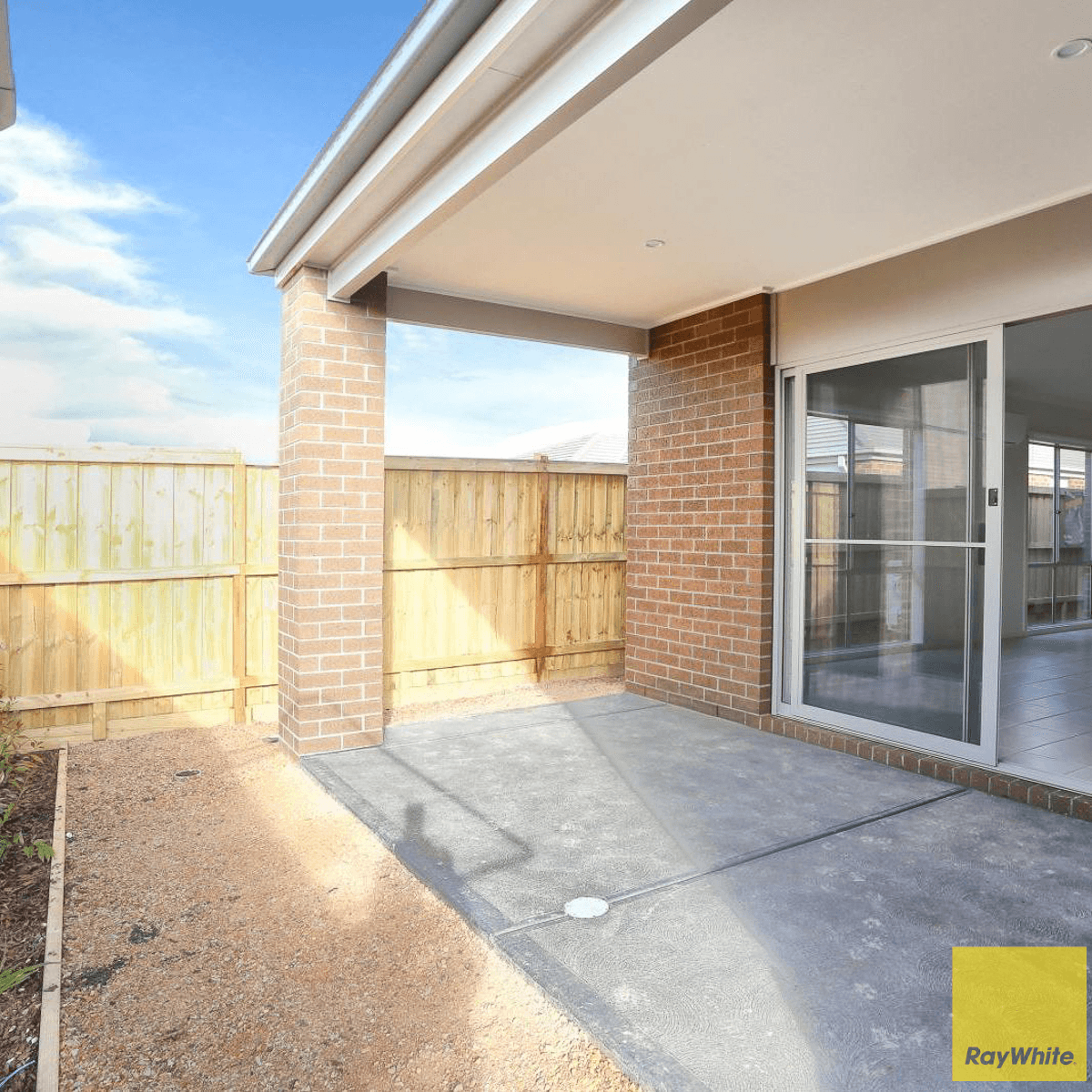 32 Rosette Crescent, ROCKBANK, VIC 3335