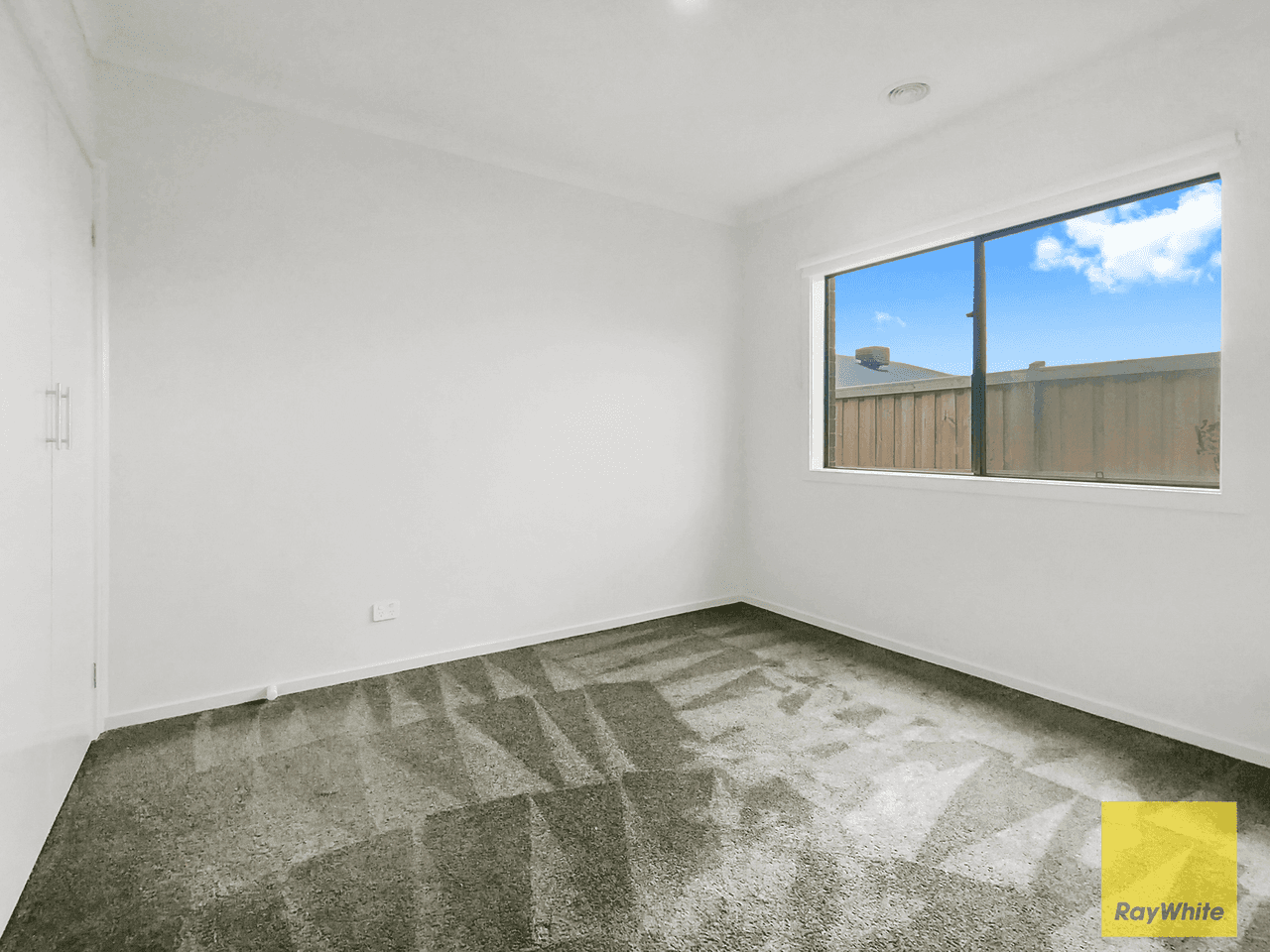 32 Rosette Crescent, ROCKBANK, VIC 3335