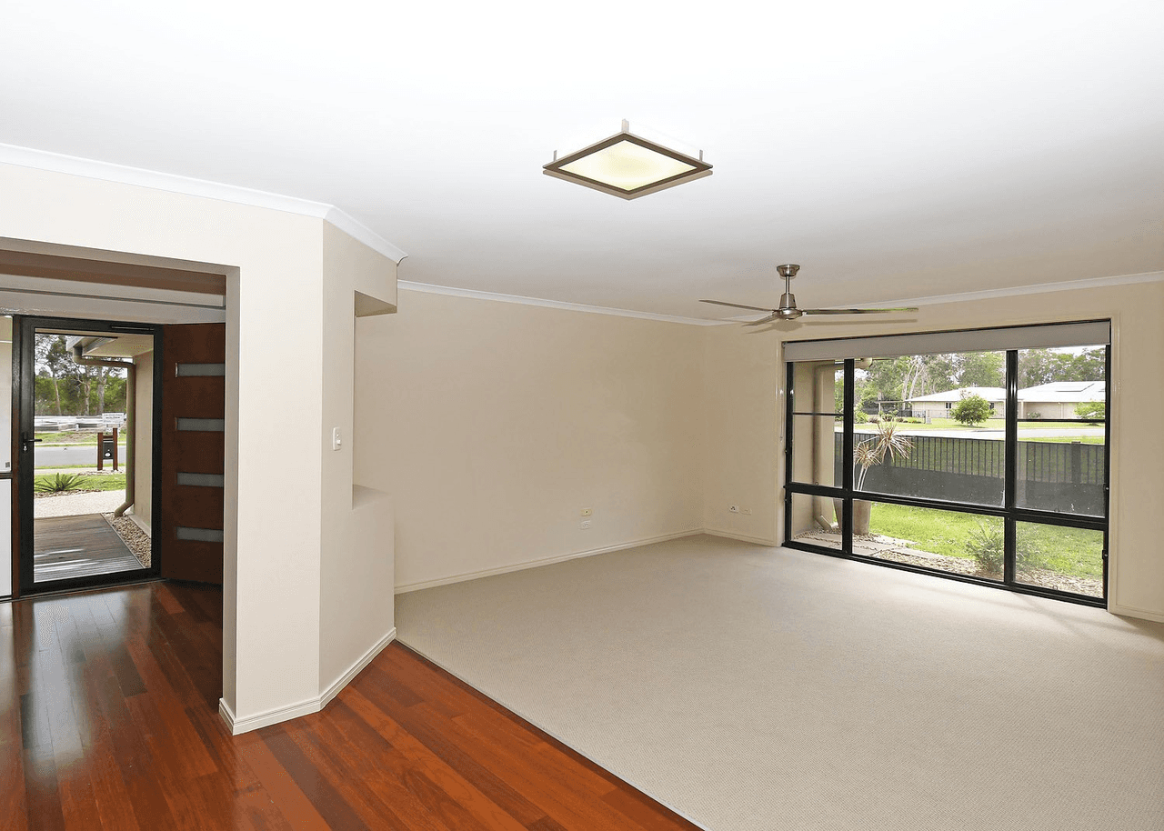 26 Sirenia Drive, BURRUM HEADS, QLD 4659