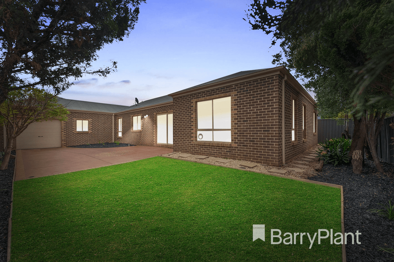 7 Radiata Close, Manor Lakes, VIC 3024