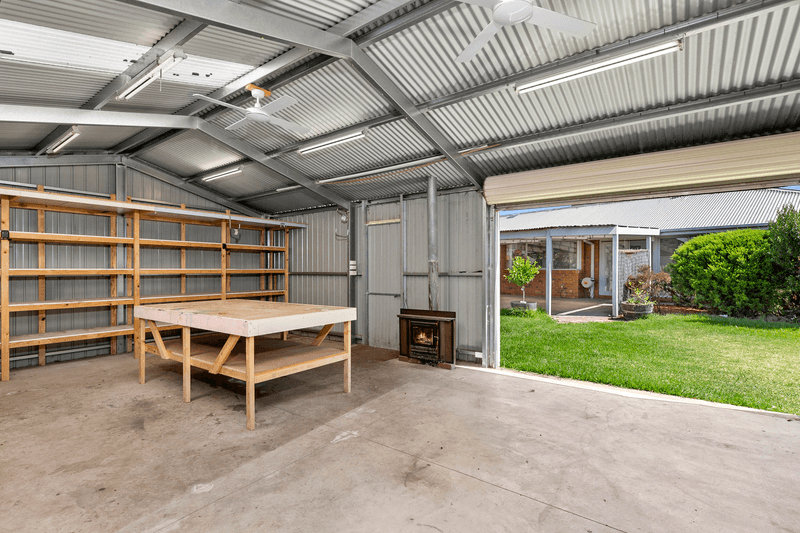 3 Dunwinnie Court, Hamlyn Heights, VIC 3215