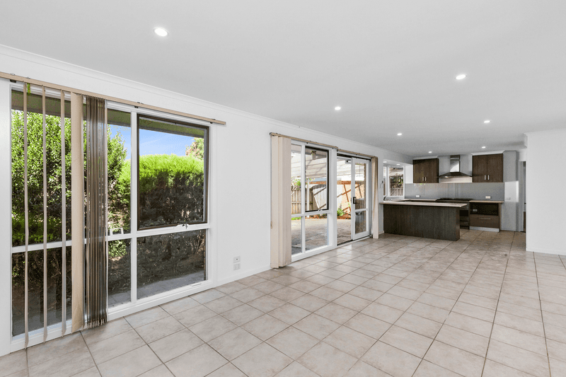 3 Dunwinnie Court, Hamlyn Heights, VIC 3215