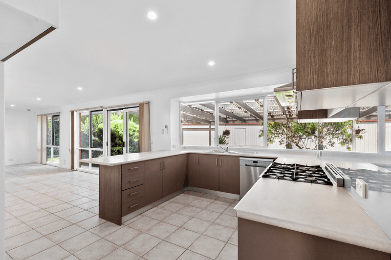 3 Dunwinnie Court, Hamlyn Heights, VIC 3215