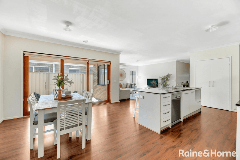 16 Fantail Way, BROOKFIELD, VIC 3338