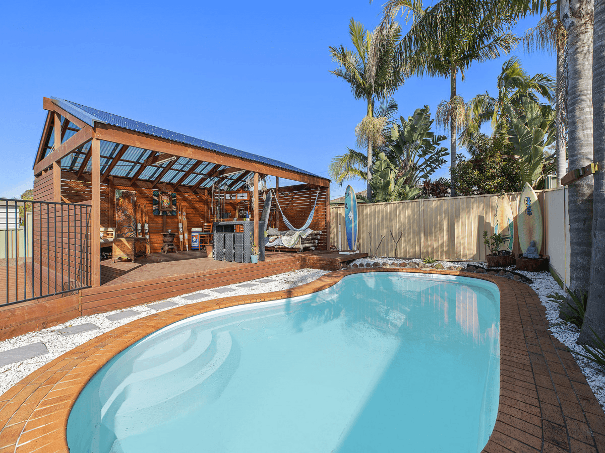 4 Casurina Close, Lake Haven, NSW 2263