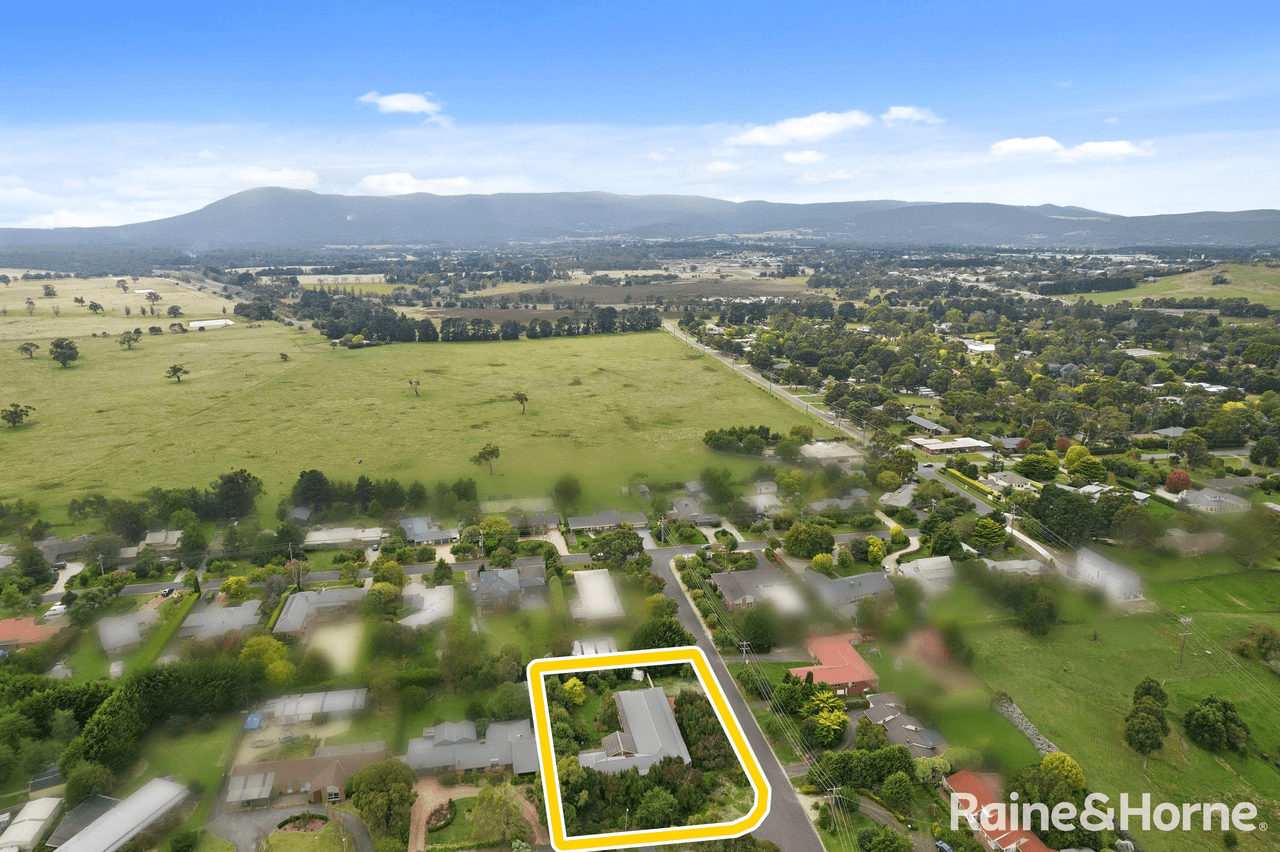 61 Skyline Drive, GISBORNE, VIC 3437