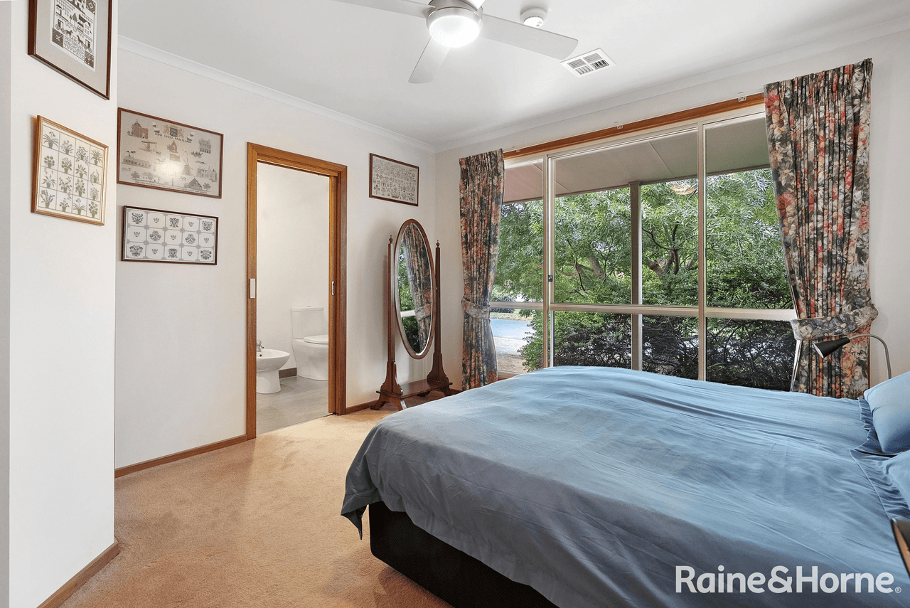 61 Skyline Drive, GISBORNE, VIC 3437