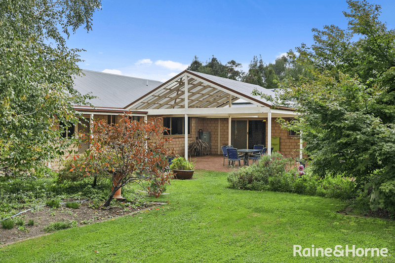 61 Skyline Drive, GISBORNE, VIC 3437