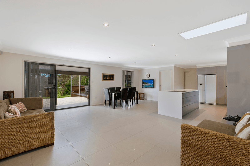 12 Dashwood Close, WAMBERAL, NSW 2260