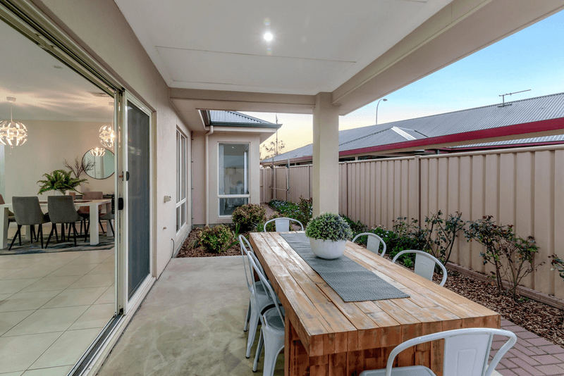 11 Atlantis Avenue, SEAFORD MEADOWS, SA 5169