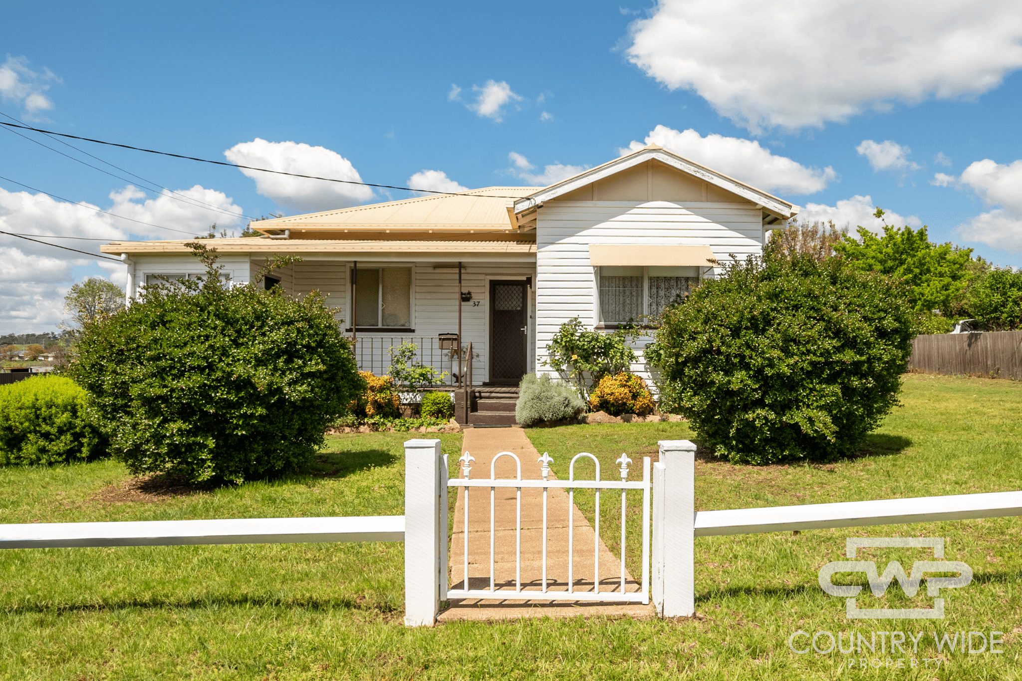 37 Mossman Street, GLEN INNES, NSW 2370