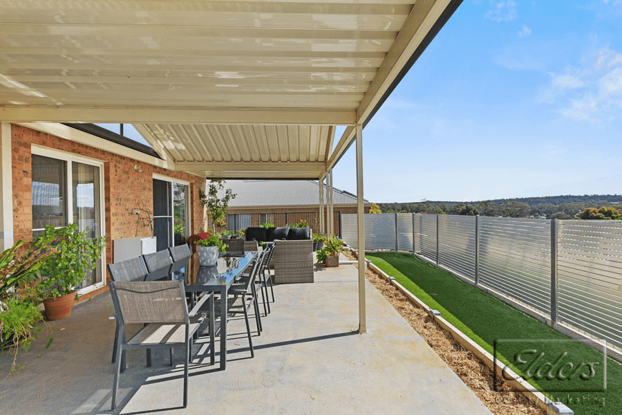 14 Irrabella Place, KANGAROO FLAT, VIC 3555