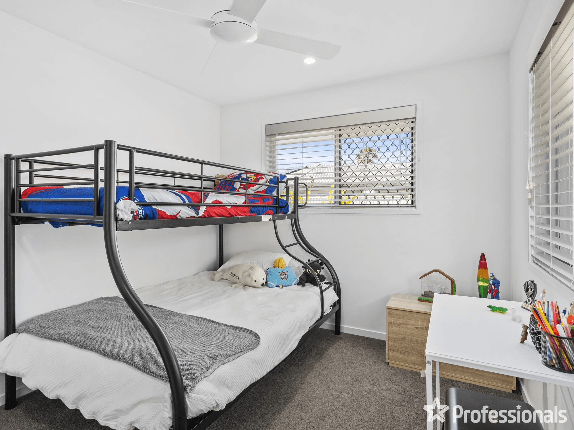 10 Cuckoo Crescent, BURLEIGH WATERS, QLD 4220