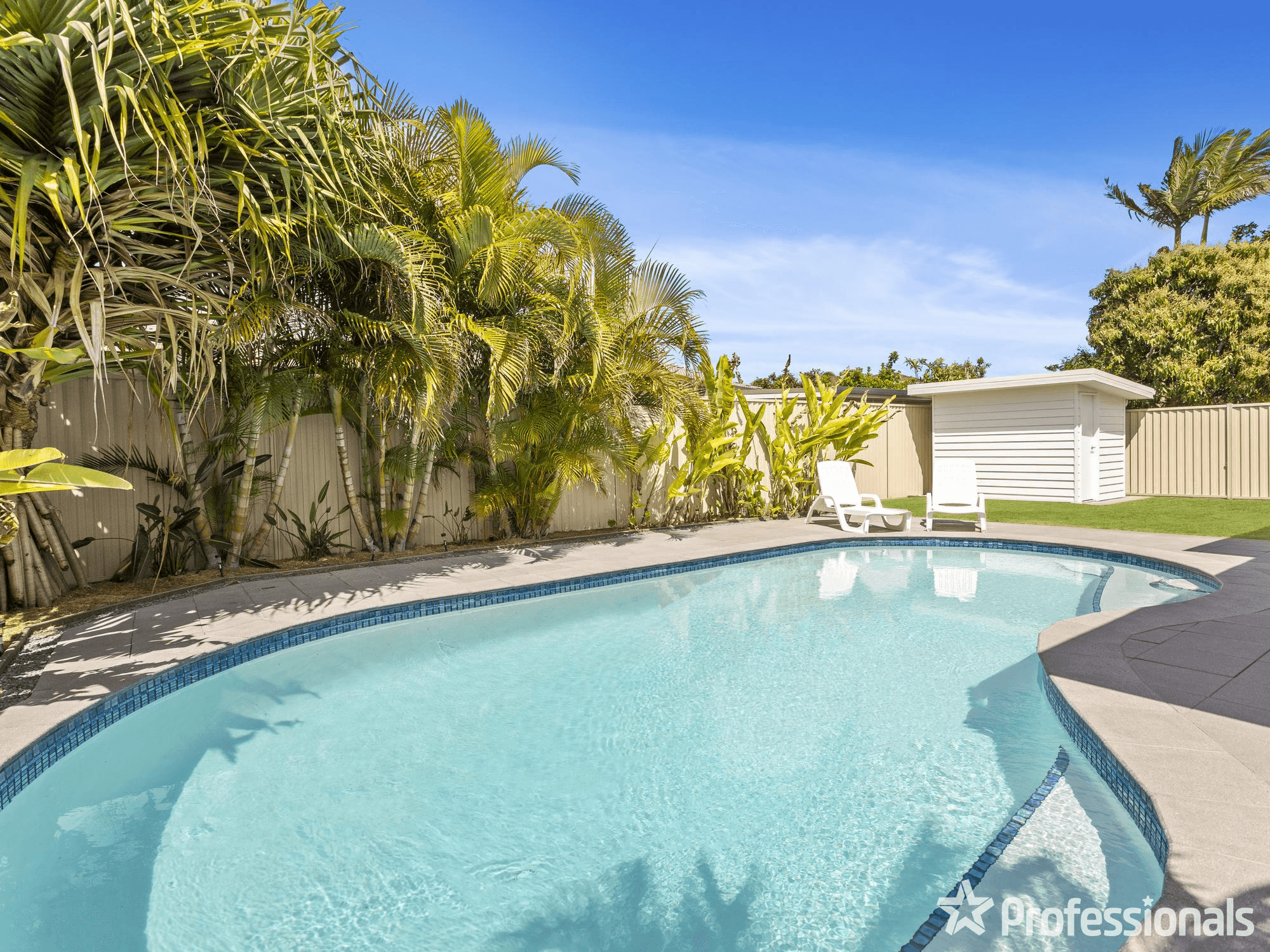 10 Cuckoo Crescent, BURLEIGH WATERS, QLD 4220