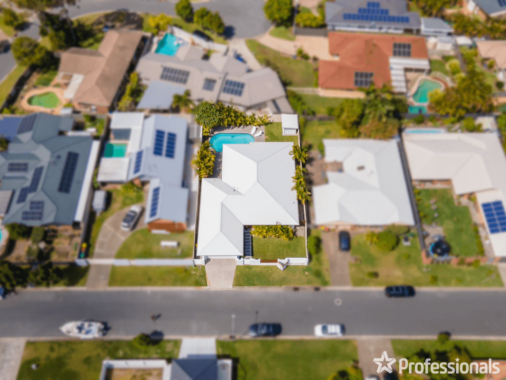 10 Cuckoo Crescent, BURLEIGH WATERS, QLD 4220