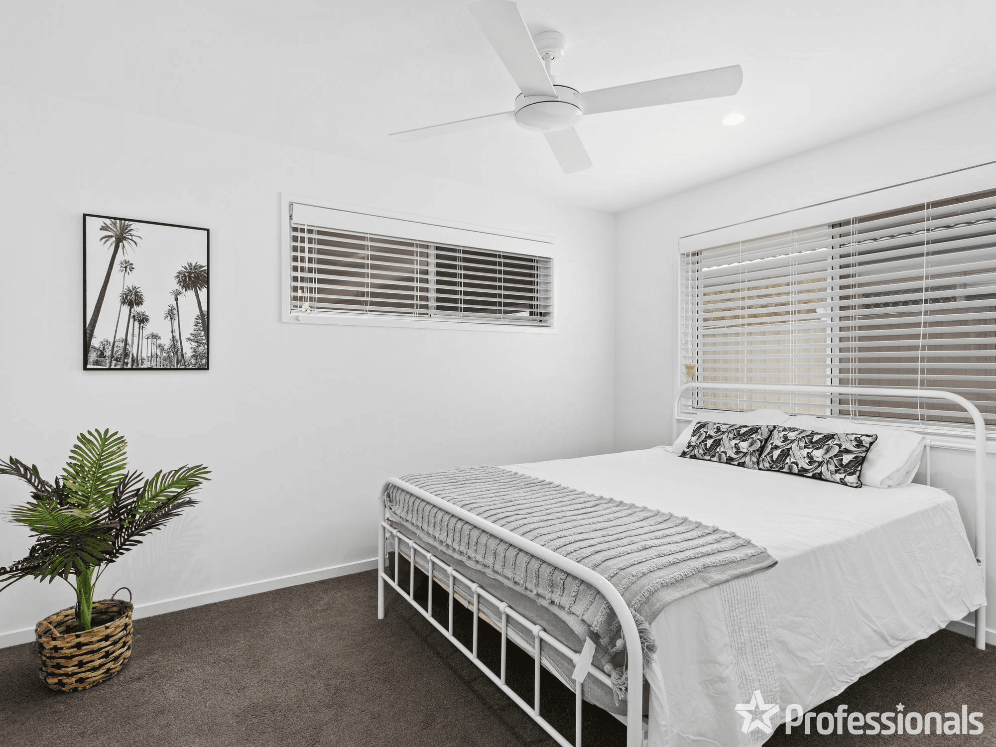 10 Cuckoo Crescent, BURLEIGH WATERS, QLD 4220