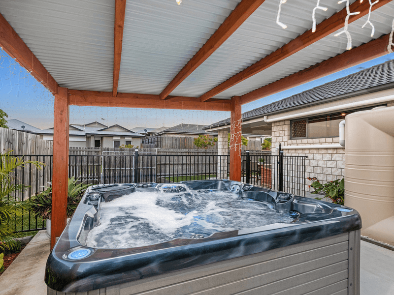 8 Kowari Street, Deebing Heights, QLD 4306