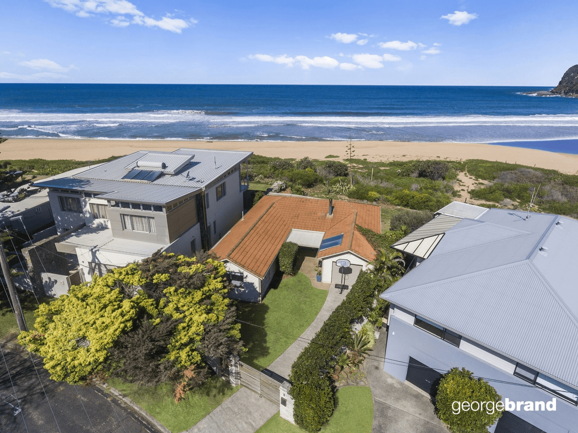 8 Bareena Avenue, North Avoca, NSW 2260