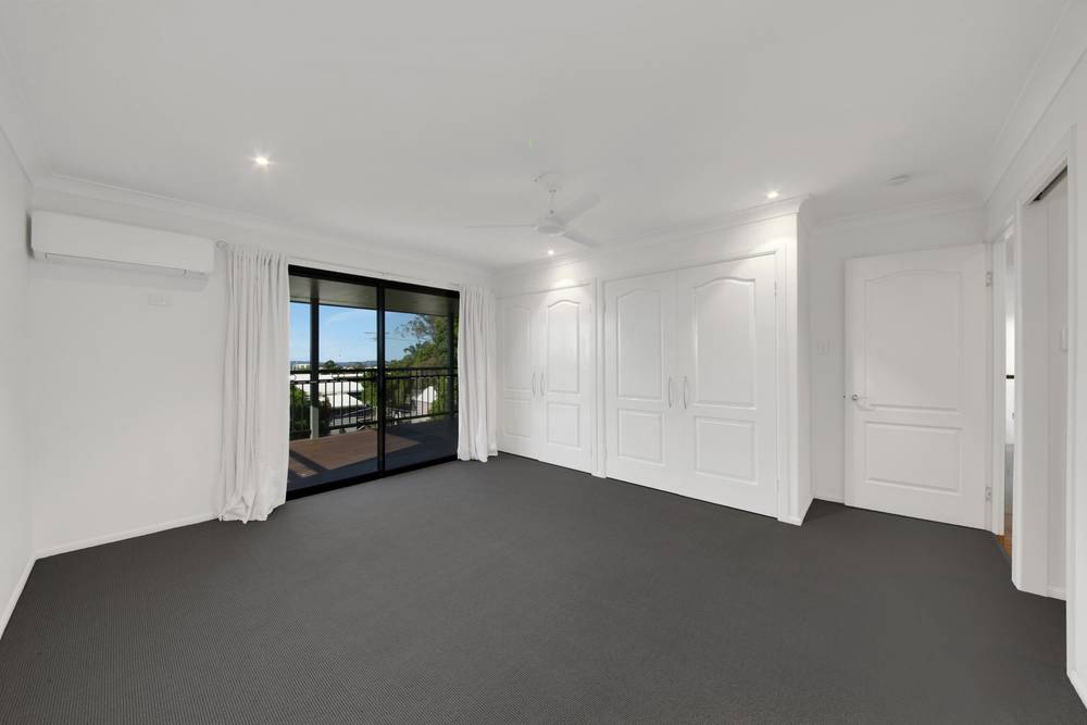 33 Hill Crescent, West Gladstone, QLD 4680