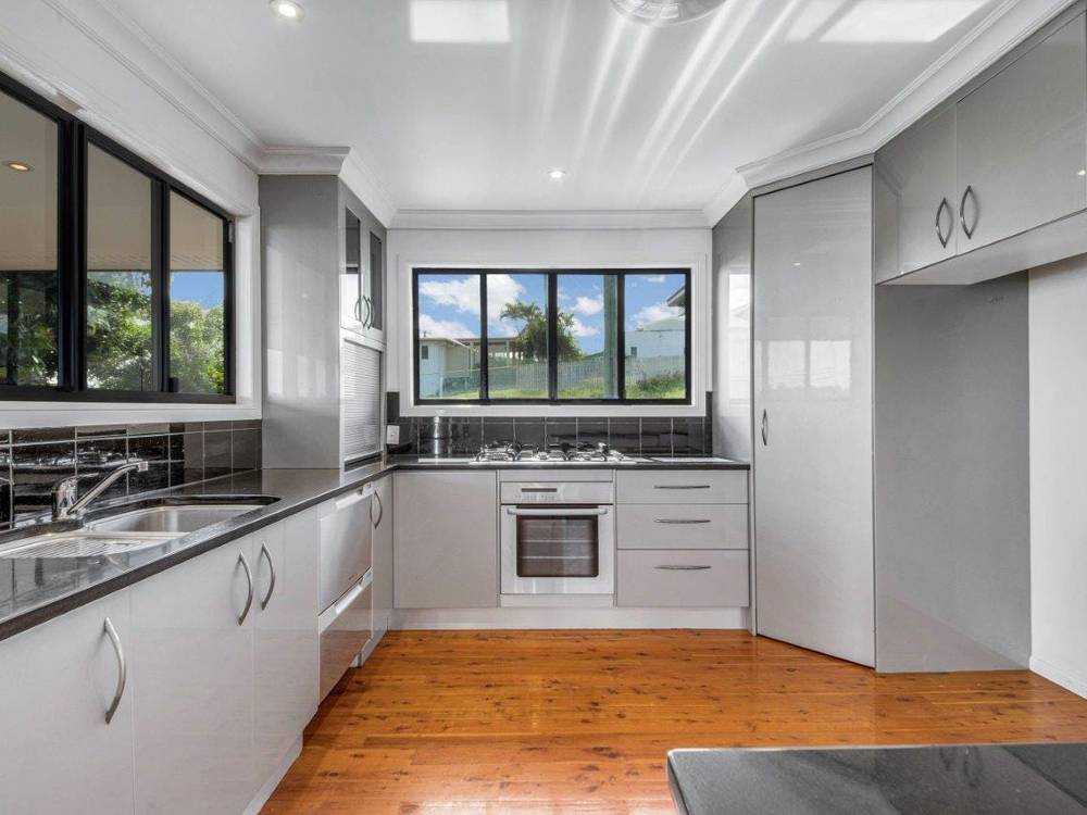 33 Hill Crescent, West Gladstone, QLD 4680