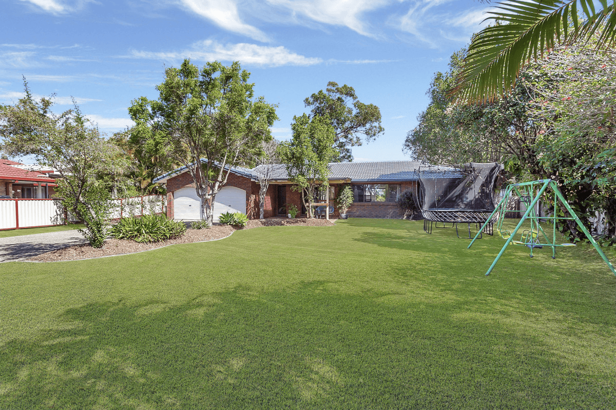 64 Barrier Reef Drive, Mermaid Waters, QLD 4218