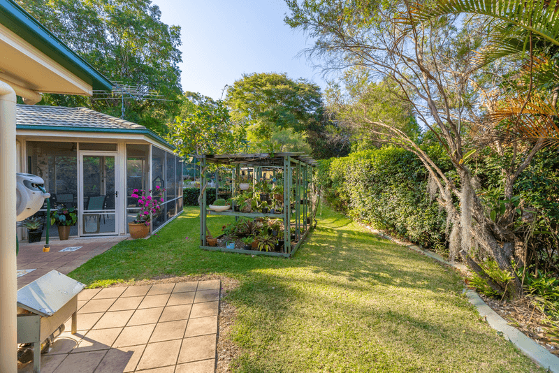 6 Persea Place, GLASS HOUSE MOUNTAINS, QLD 4518
