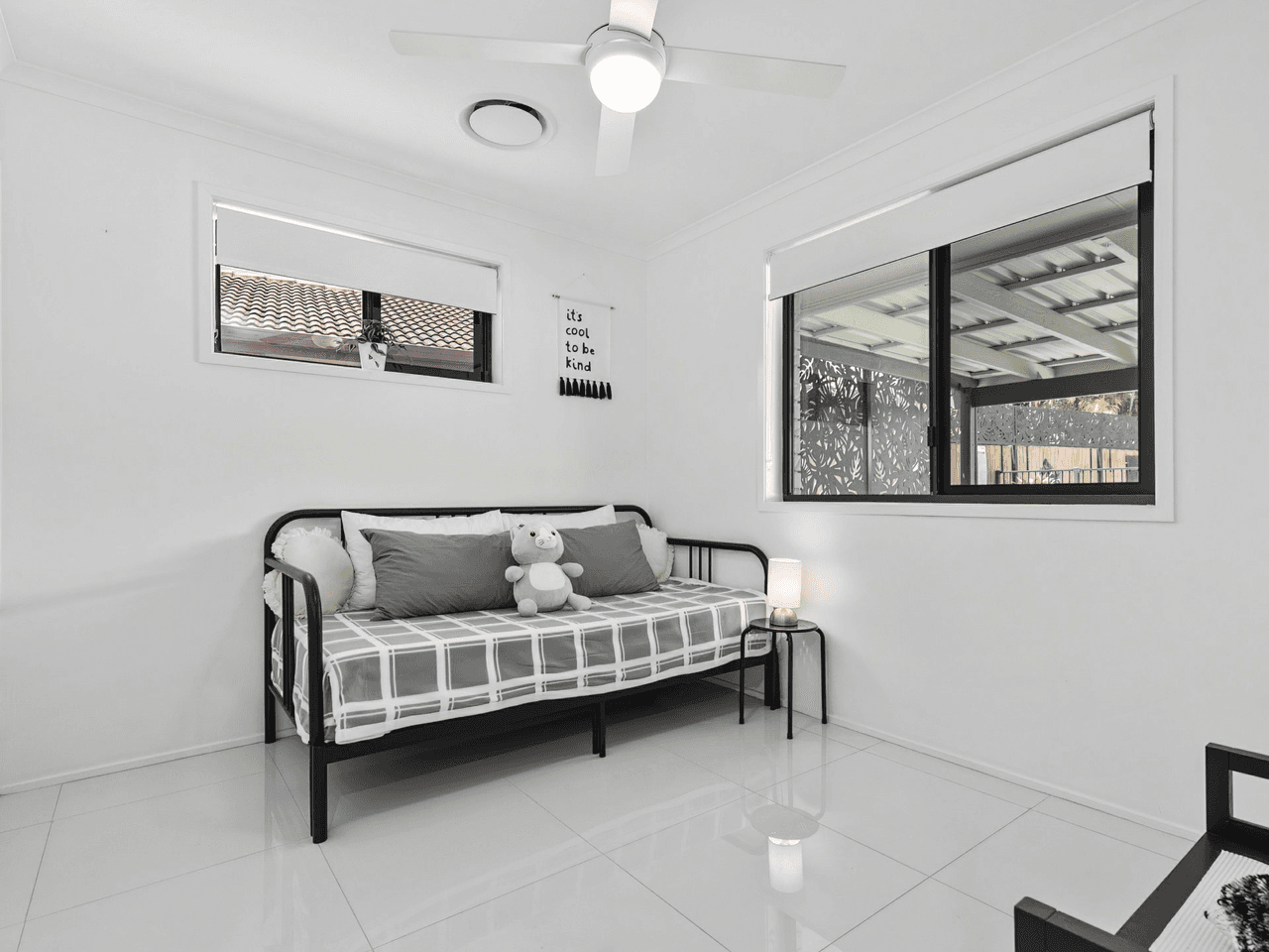 54 Lachlan Crescent, SANDSTONE POINT, QLD 4511