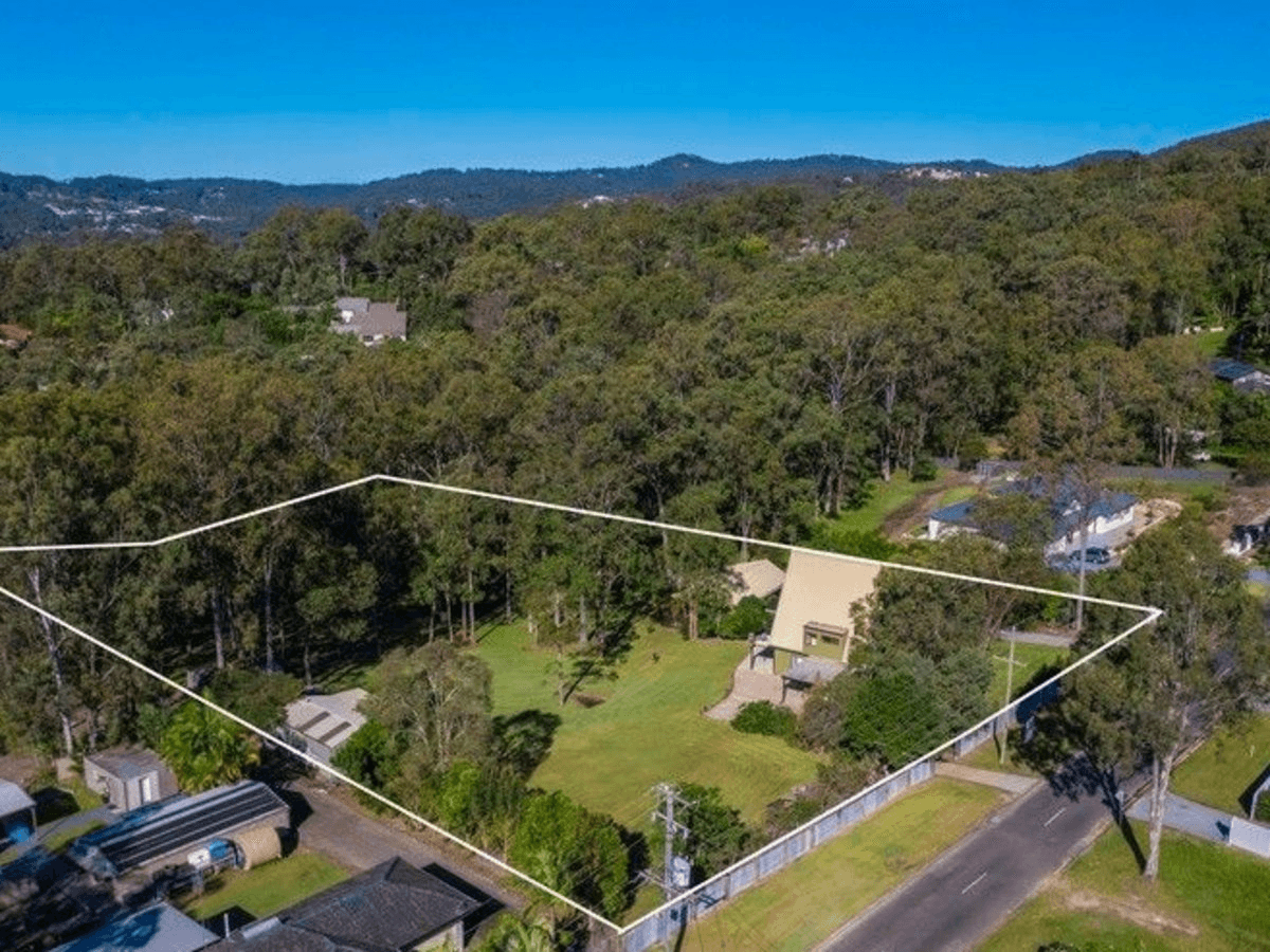 22 Tarrant Drive, MUDGEERABA, QLD 4213