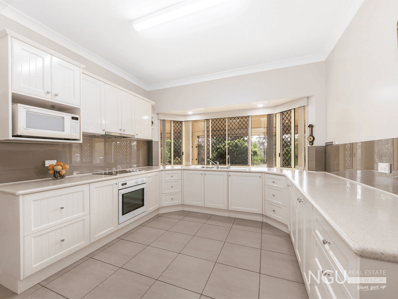 42 James Road, Pine Mountain, QLD 4306