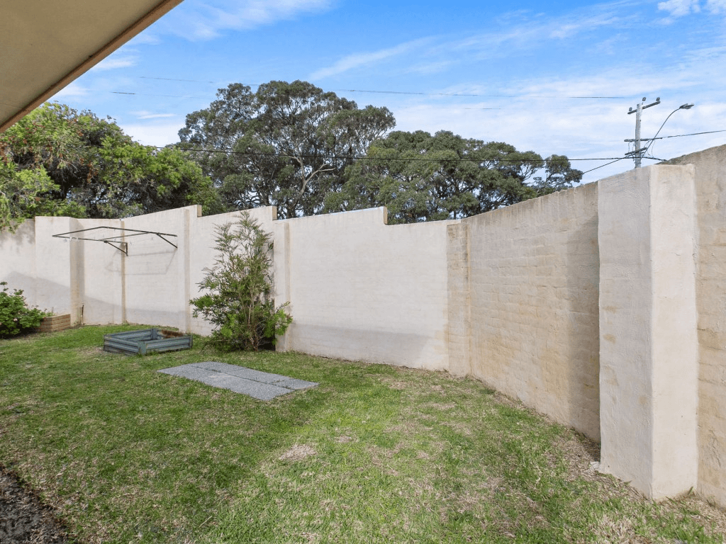 1/8 Sonia St, Scarborough, WA 6019