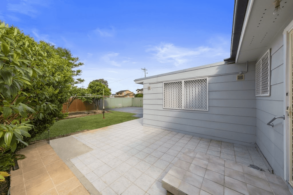 40 Robin Crescent, Woy Woy, NSW 2256