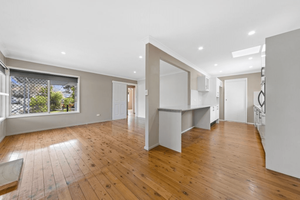 40 Robin Crescent, Woy Woy, NSW 2256