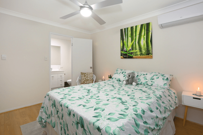 2/136 Pacific Pines Boulevard, Pacific Pines, QLD 4211